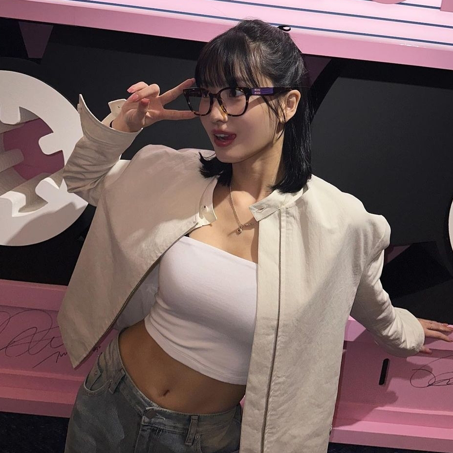 Momen yang diabadikan oleh penggemar Momo (TWICE)