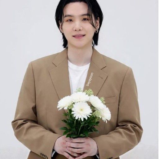 Behind-the-scenes cut of SUGA (BTS)