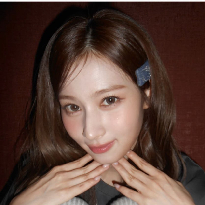 Latest photo of Sana (TWICE)