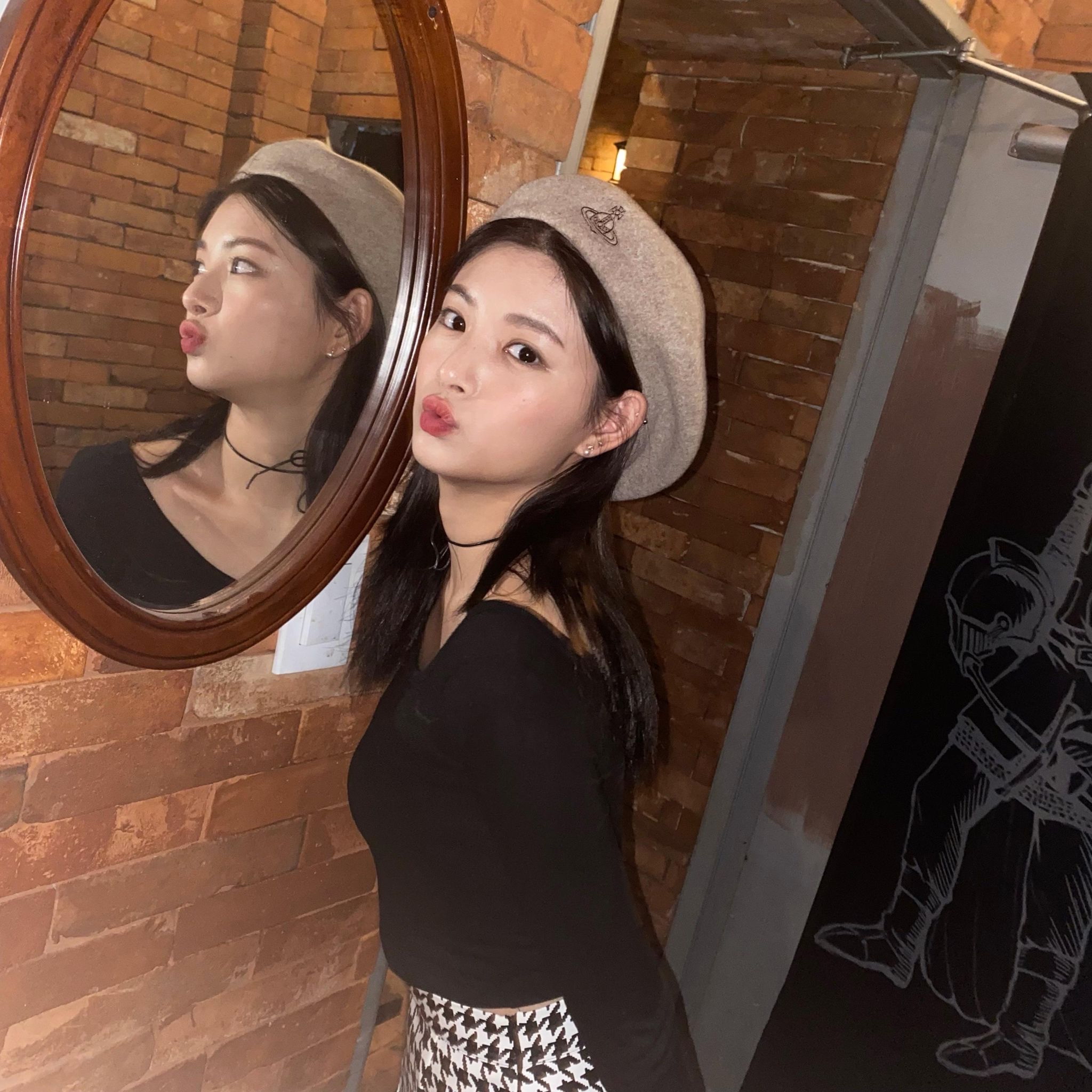 Behind-the-scenes cut of Yiren (EVERGLOW)