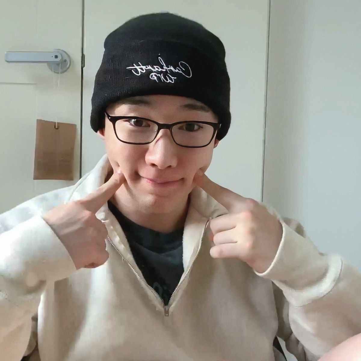 Behind-the-scenes cut of Wonho