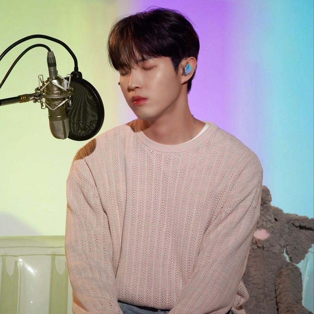 A moment captured by Kim Jaehwan's fan