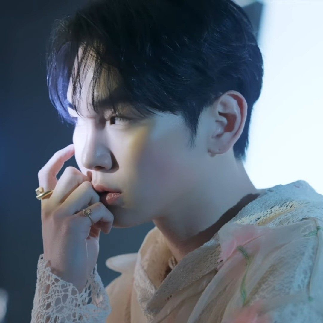 Behind-the-scenes cut of Key (SHINee)