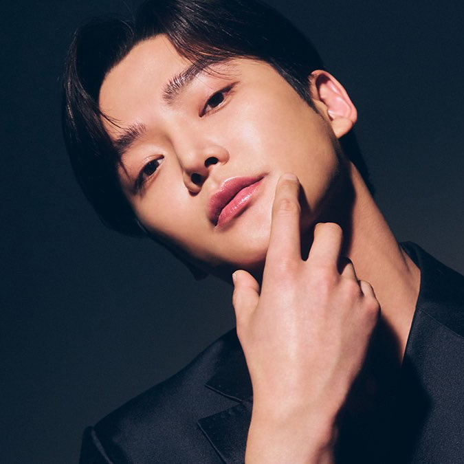 Behind-the-scenes cut of Rowoon