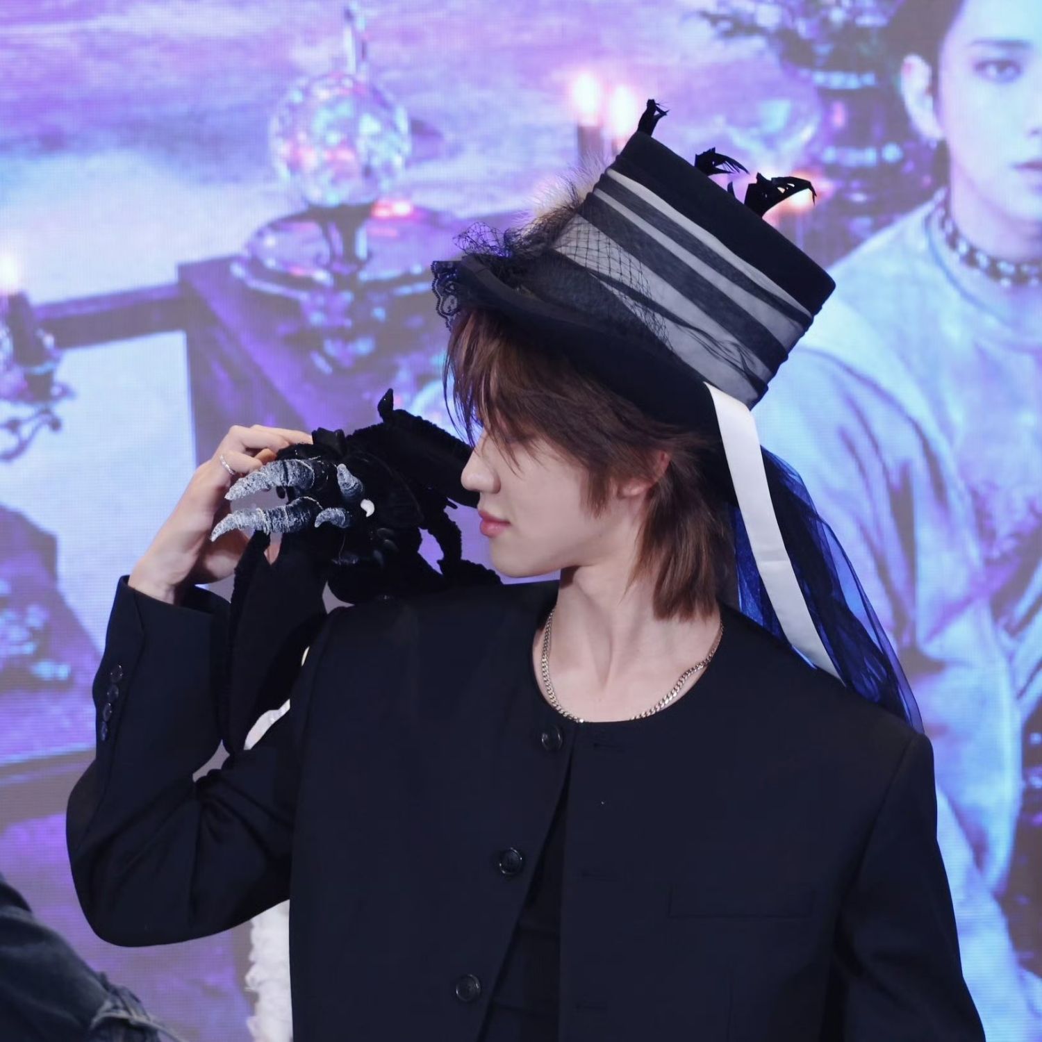 Behind-the-scenes cut of The 8 (SEVENTEEN)
