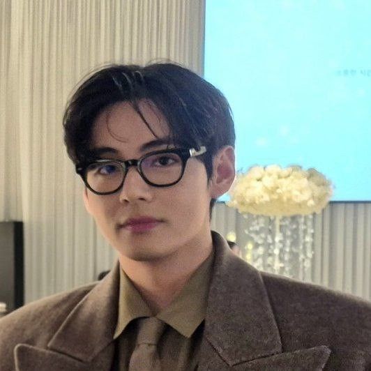 A moment captured by V (BTS)'s fan