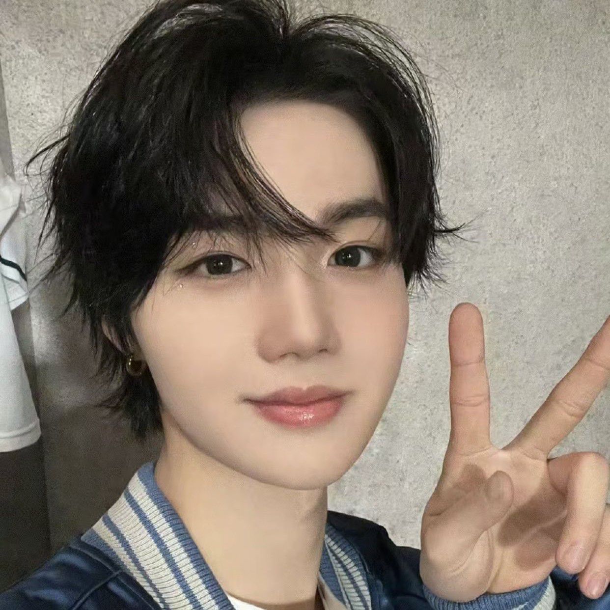 Latest photo of Doyoung (TREASURE)