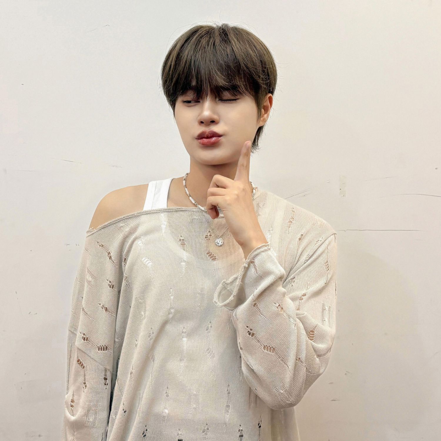 Behind-the-scenes cut of Lee Daehwi (AB6IX)