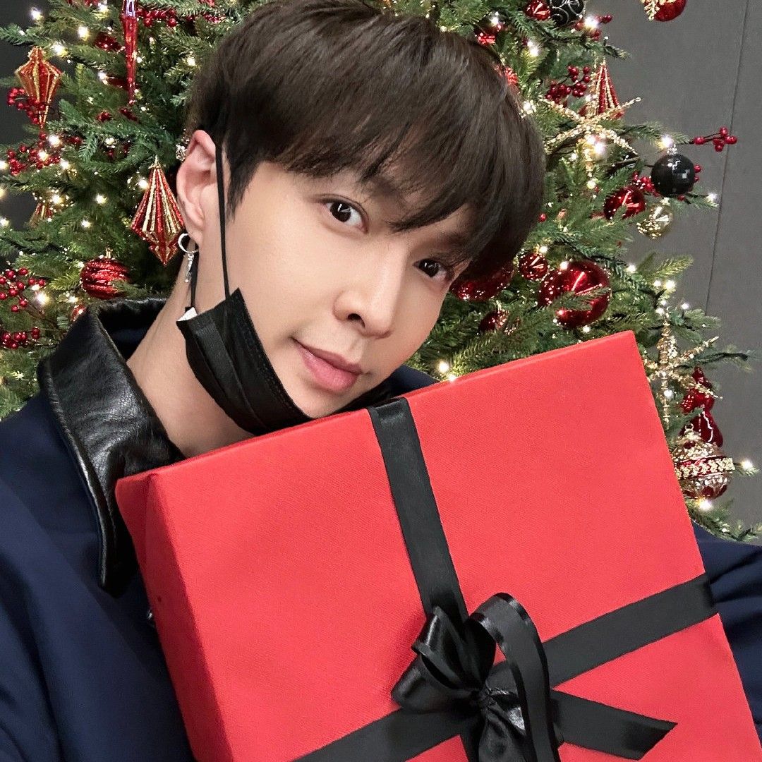 Latest photo of Lay (EXO)