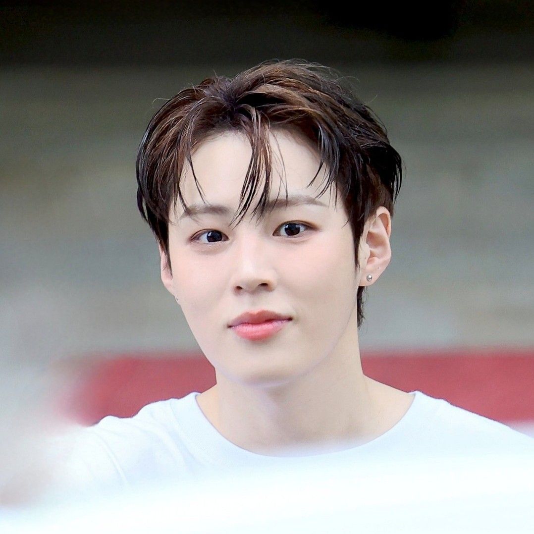 Potret di balik layar Ha Sungwoon