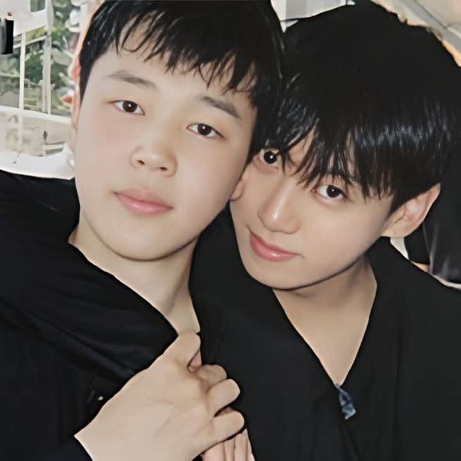 Behind-the-scenes cut of BTS