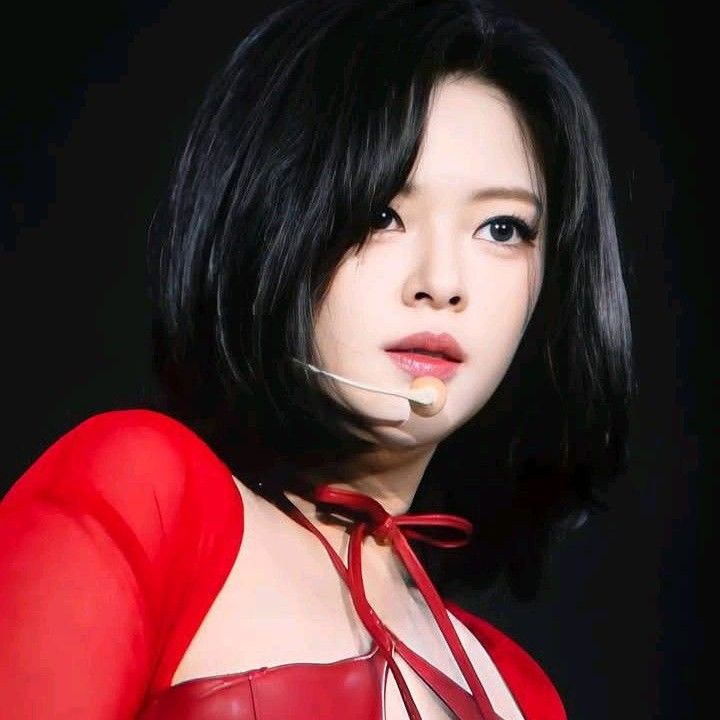 Behind-the-scenes cut of Jeongyeon (TWICE)