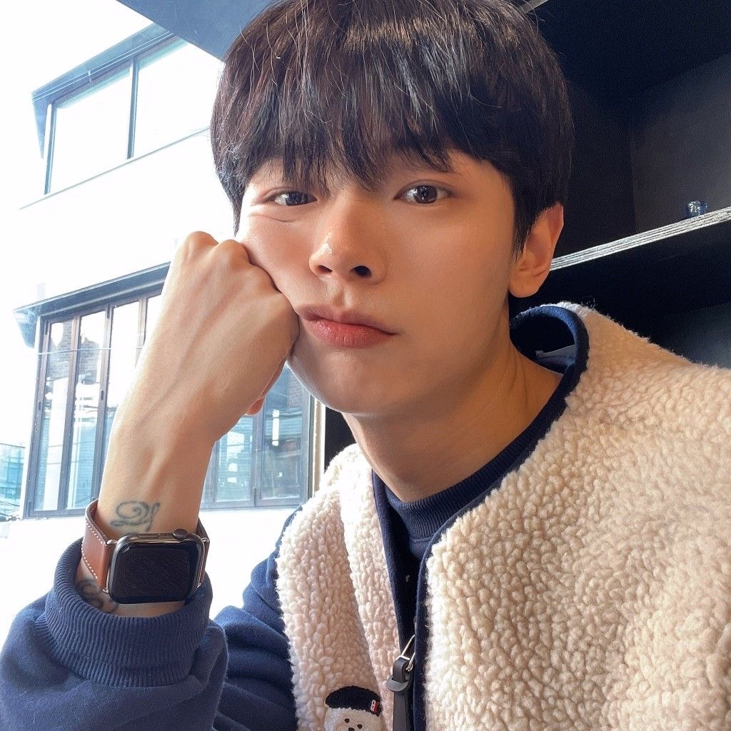 Latest photo of Shin Yechan (LUCY)