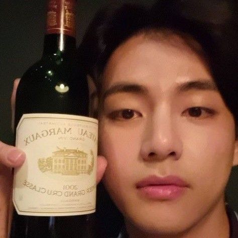 뷔 (방탄소년단)의 비하인드 컷