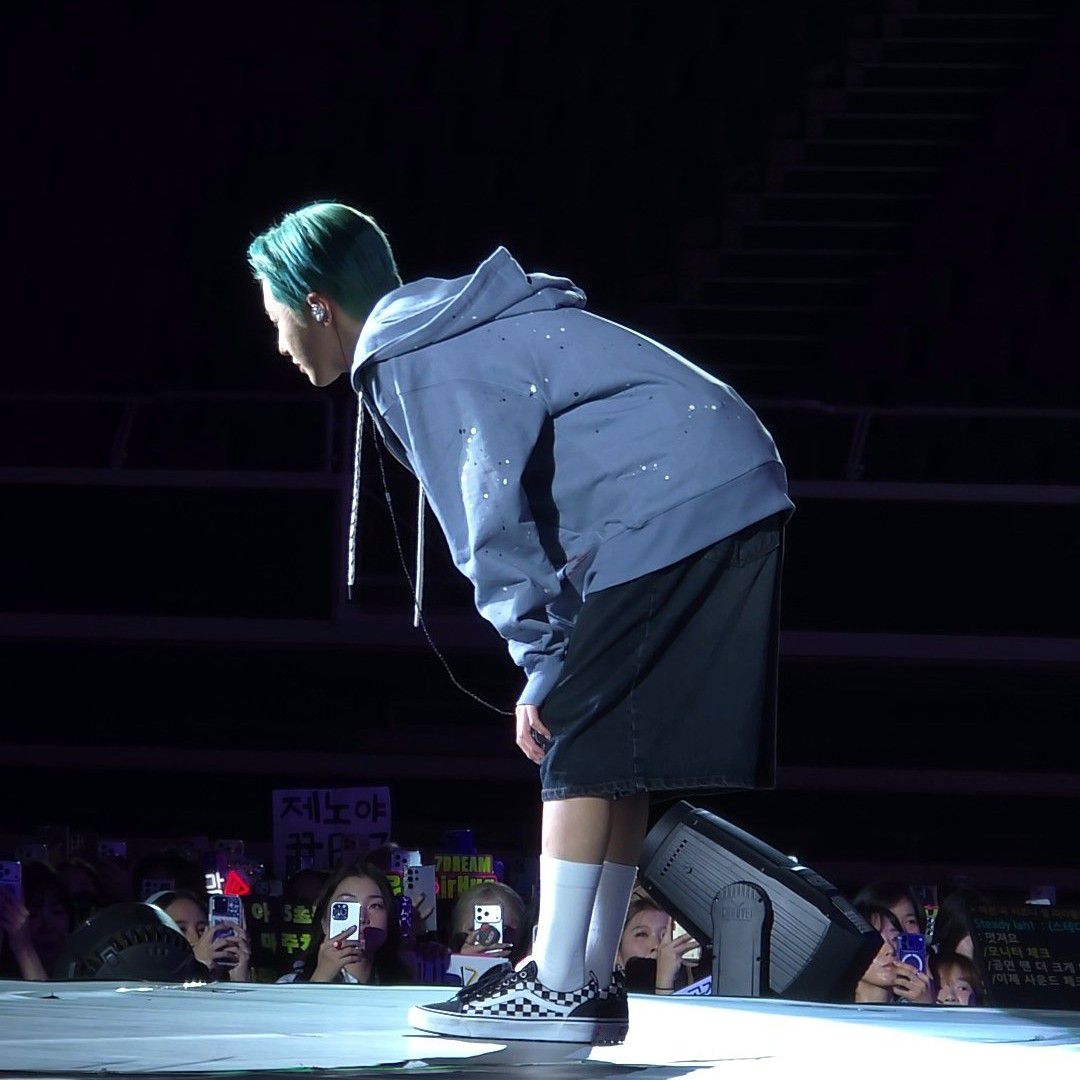 A moment captured by Renjun (NCT DREAM)'s fan