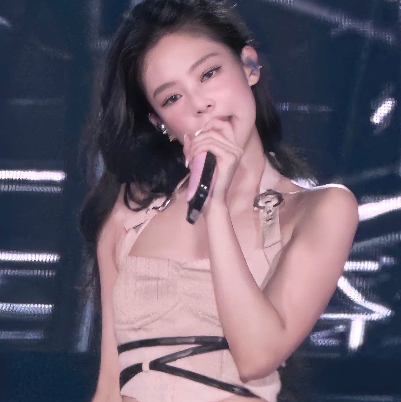 Jennie (BLACKPINK)粉丝拍下的瞬间