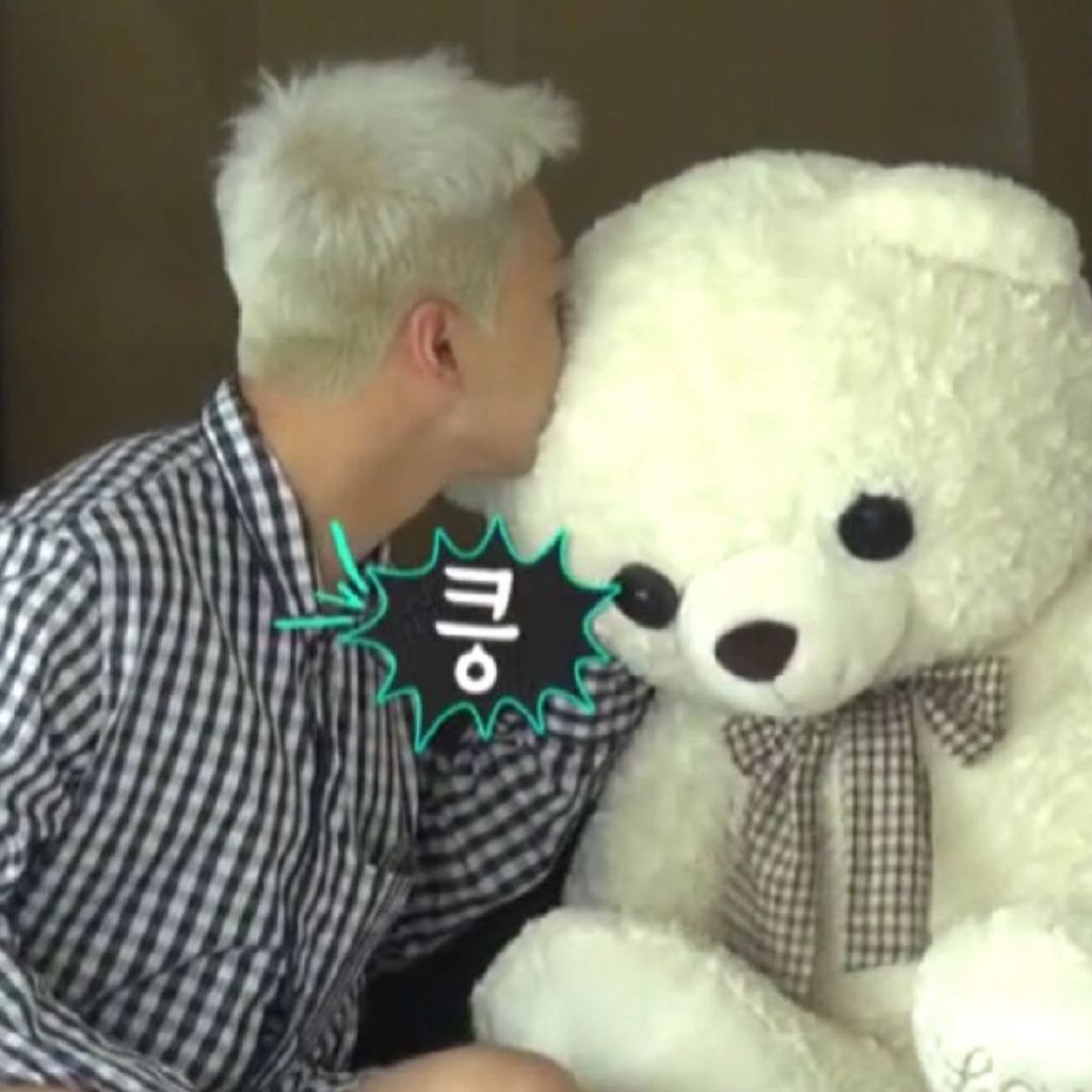 Behind-the-scenes cut of Taeyang (BIGBANG)