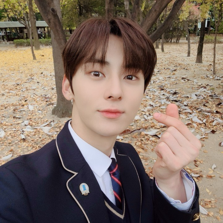 Latest photo of Hwang Minhyun