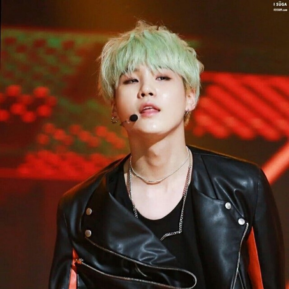 Potret di balik layar SUGA (BTS)