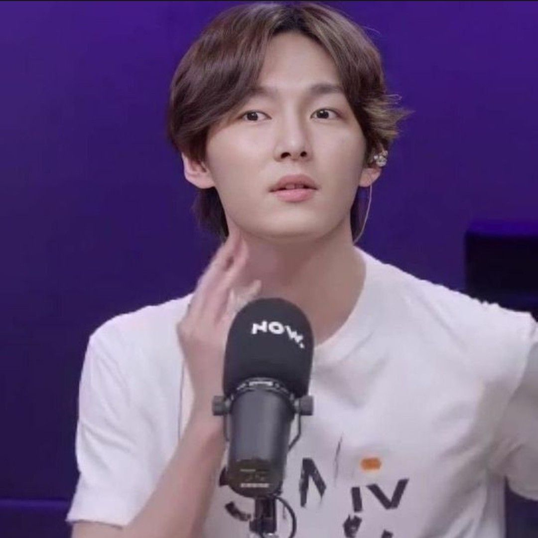 A moment captured by SF9's fan