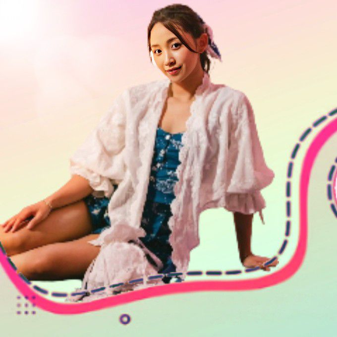 A moment captured by Dita's fan