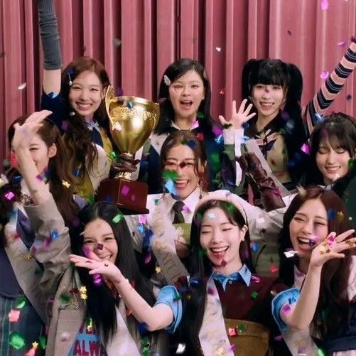 Behind-the-scenes cut of Mina (TWICE)