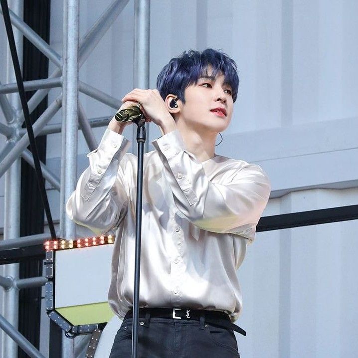 Behind-the-scenes cut of SEVENTEEN