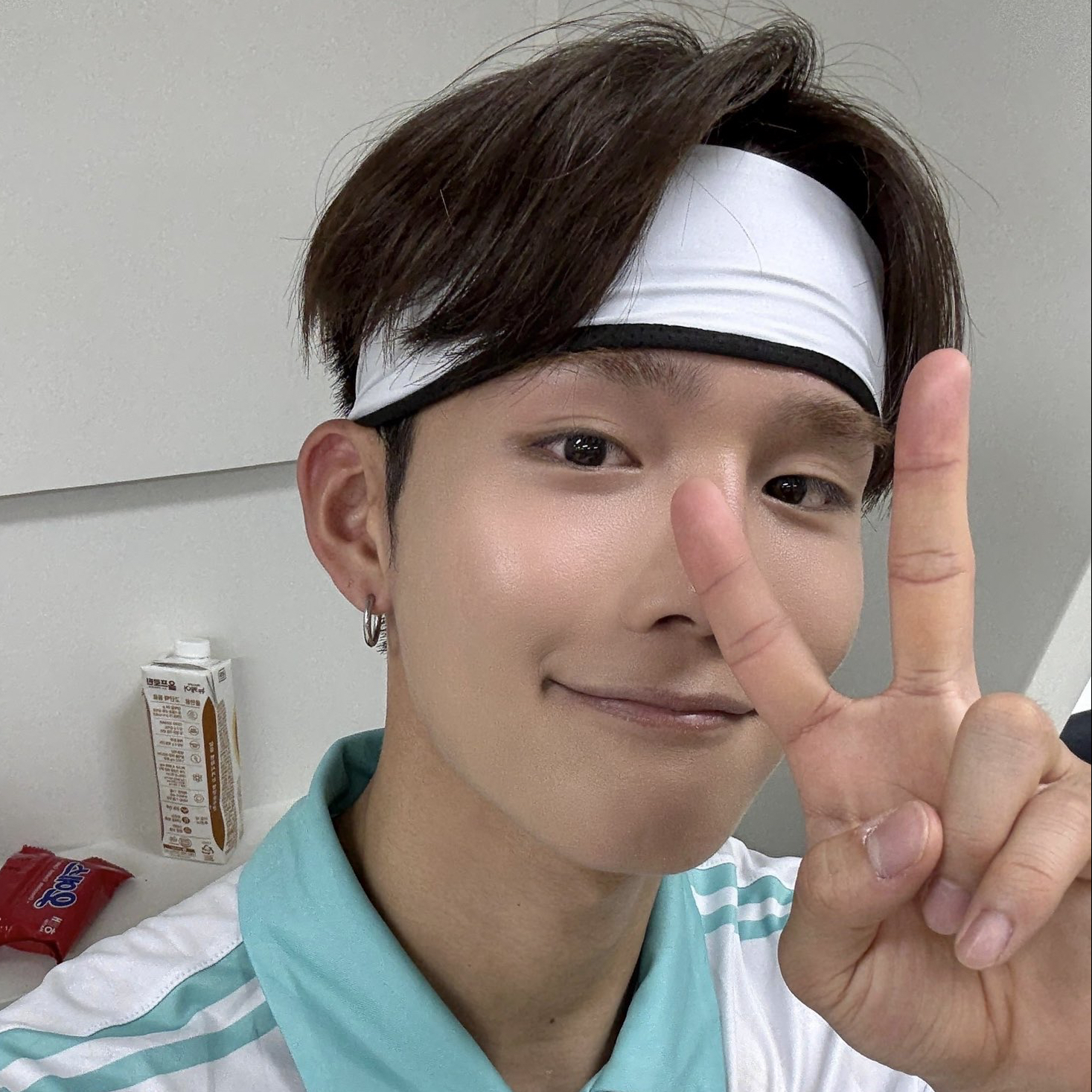 Behind-the-scenes cut of Seunghun (B.D.U)