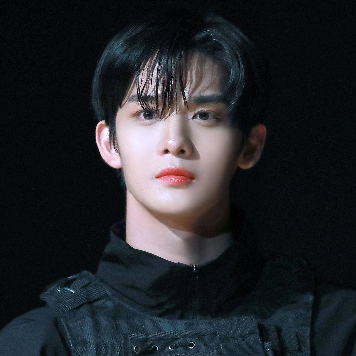 Behind-the-scenes cut of Bae Jinyoung