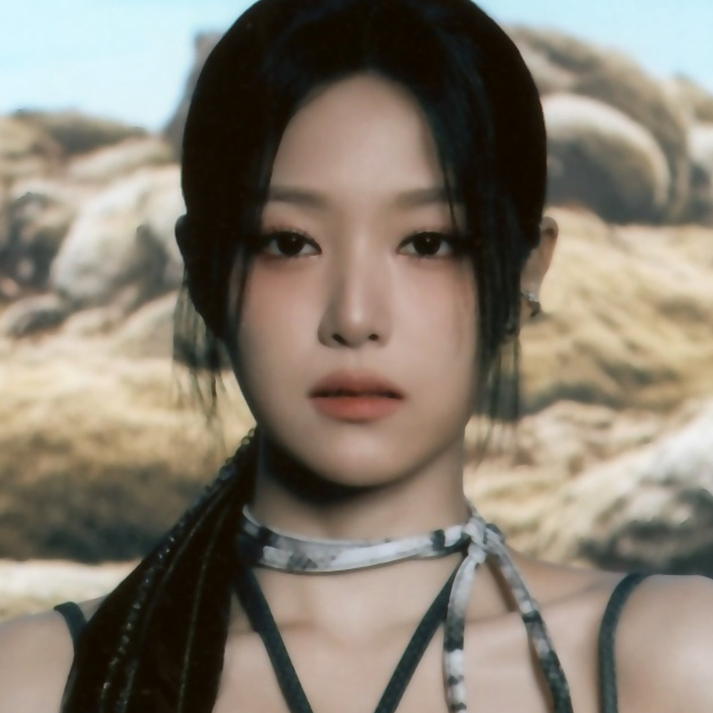 Recent activity shot of HyunJin (Loossemble)