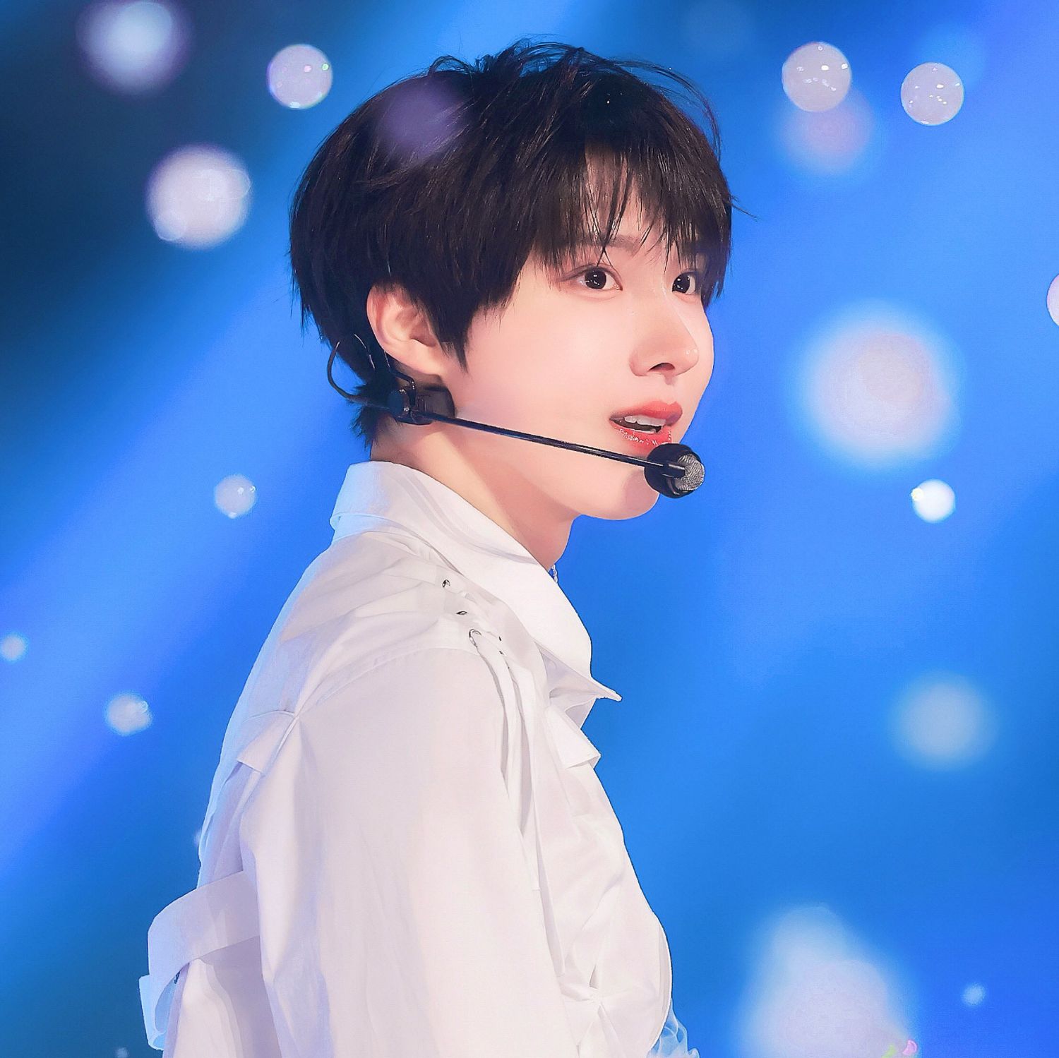 A moment captured by Juwang (KickFlip)'s fan