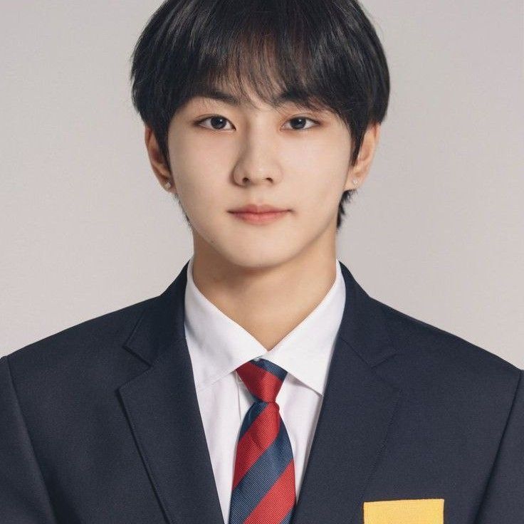 Latest photo of Jungwon (ENHYPEN)