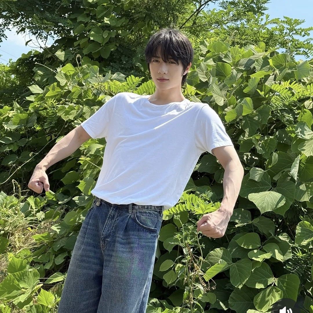 Latest photo of Beomgyu (TOMORROW X TOGETHER)
