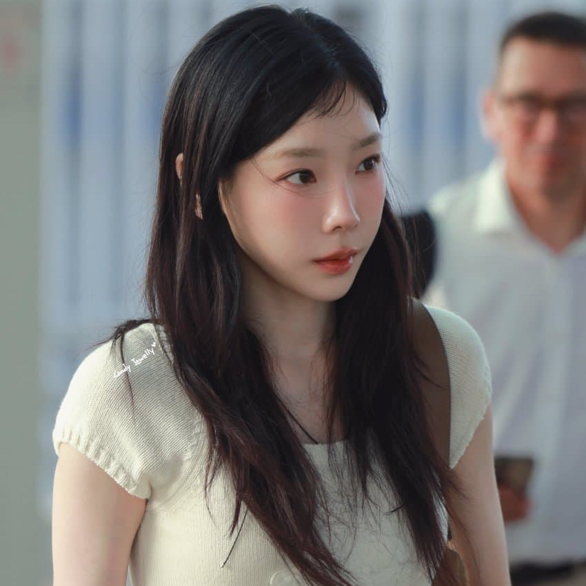 Latest photo of Taeyeon (Girls' Generation)
