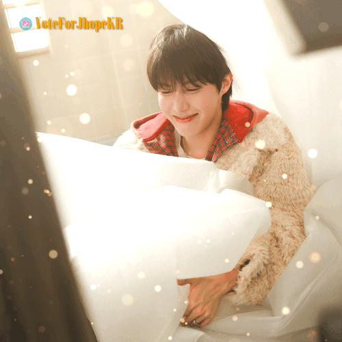 Momen yang diabadikan oleh penggemar j-hope (BTS)
