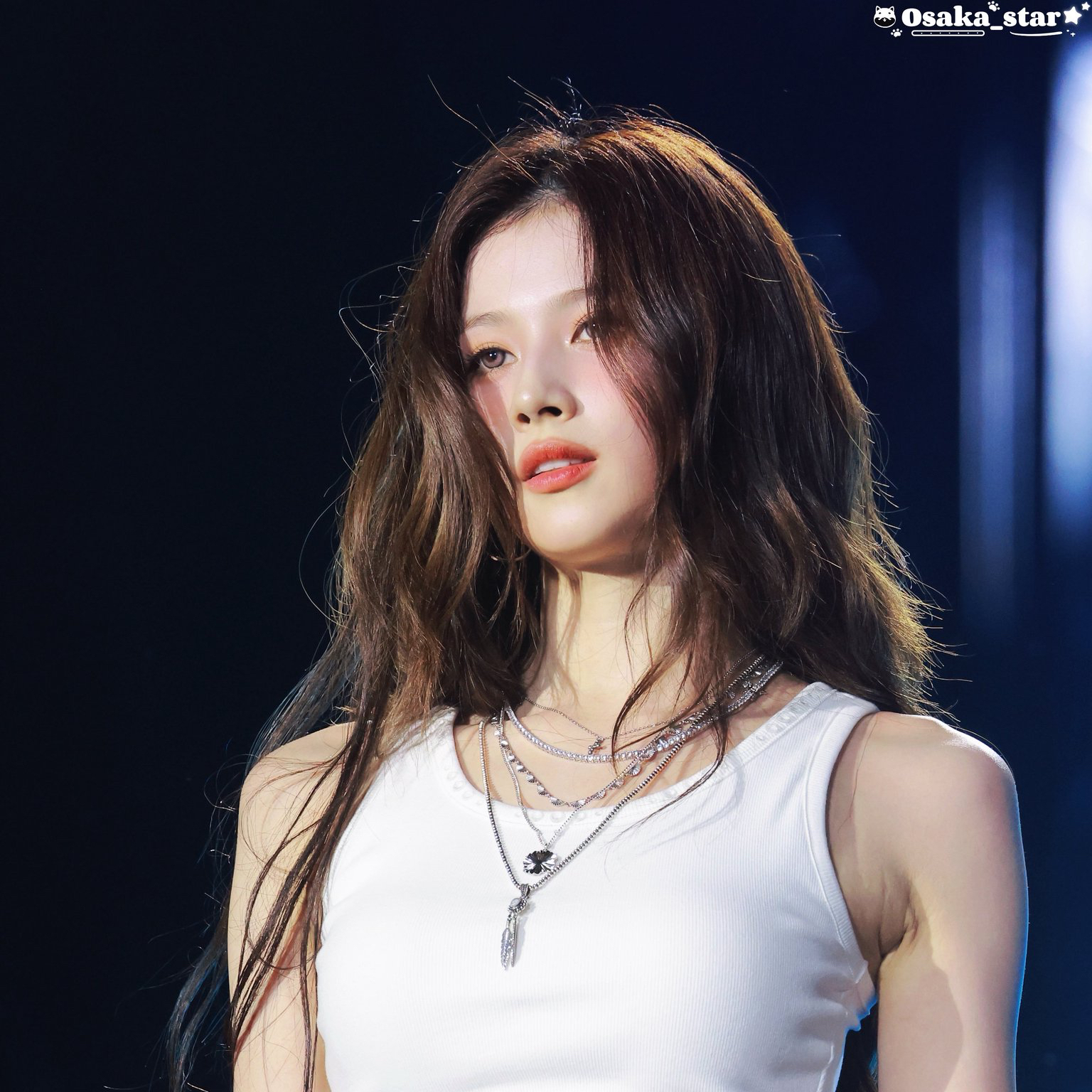 Latest photo of Sana (TWICE)