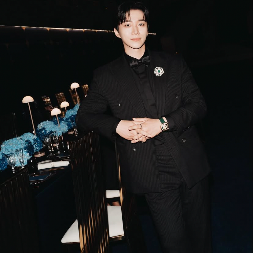 Behind-the-scenes cut of Junho (2PM)