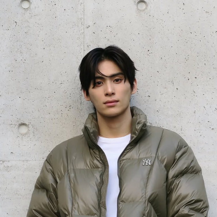 Recent activity shot of Taeyang (SF9)