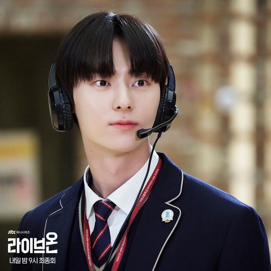 Latest photo of Hwang Minhyun
