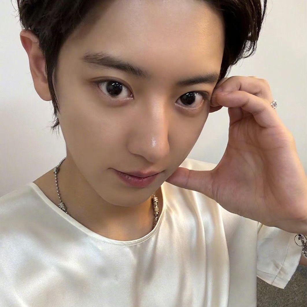 Behind-the-scenes cut of Chanyeol (EXO)