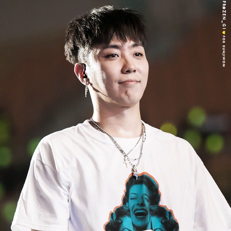 Potret di balik layar Eun Jiwon (SECHSKIES)