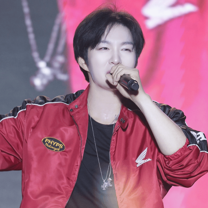 Behind-the-scenes cut of Lee Changsub (BTOB)