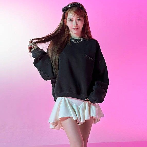 Recent activity shot of Sakura (LE SSERAFIM)