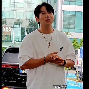 Latest photo of Hwang Chiyeol