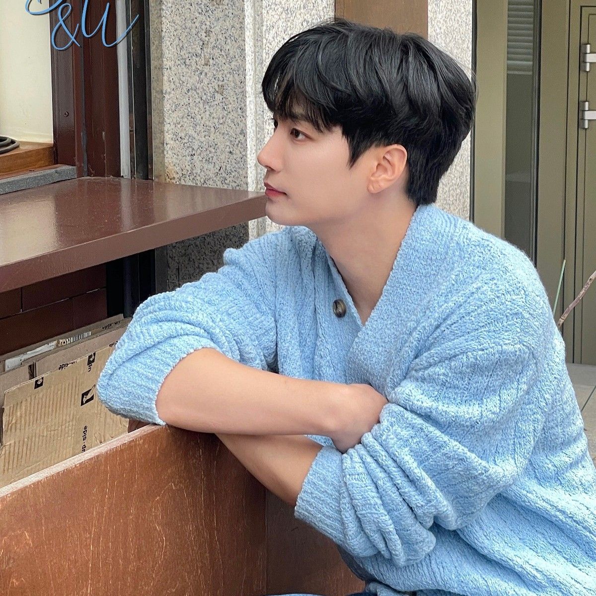 A moment captured by Kim Jonghyeon's fan