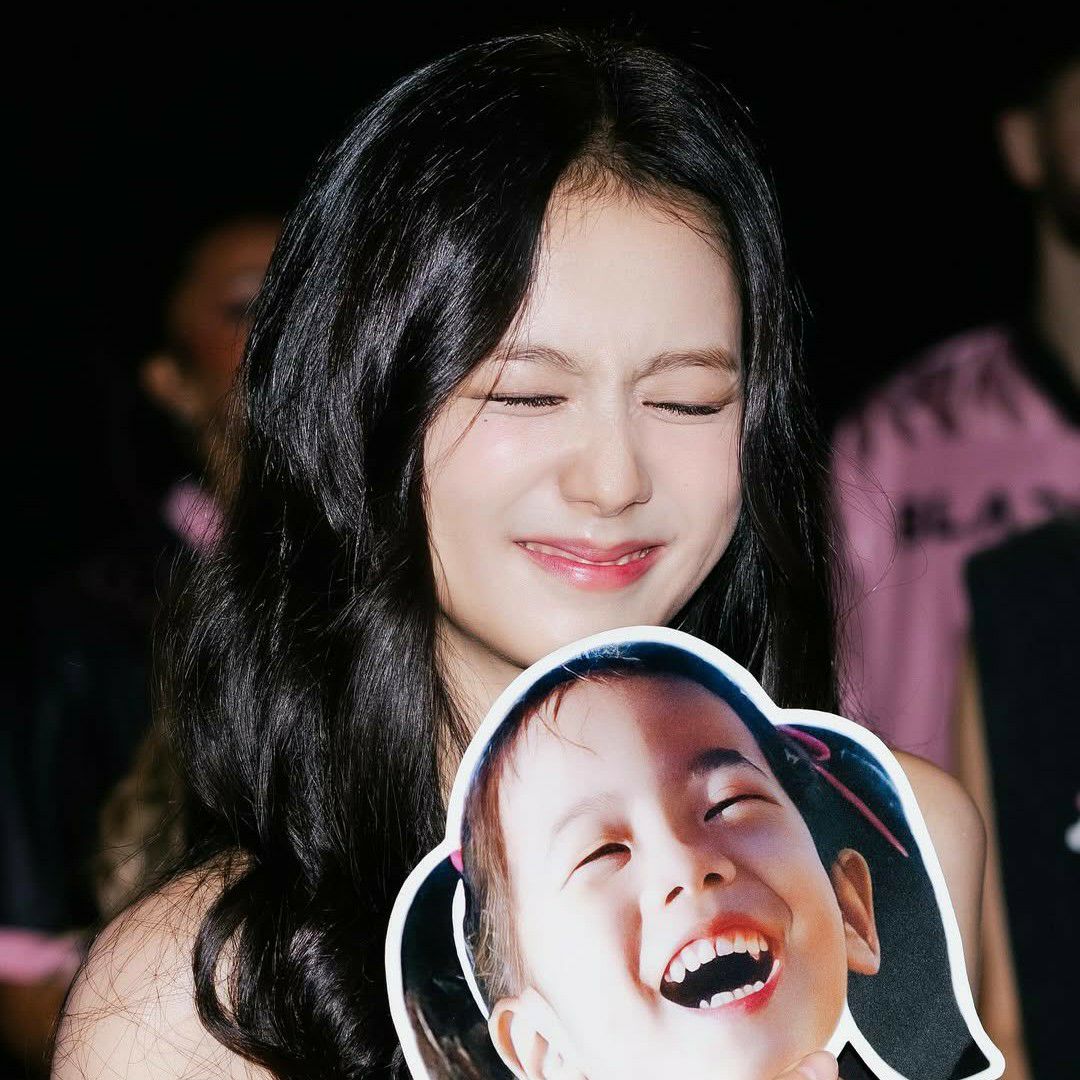 Foto aktivitas terbaru Jisoo (BLACKPINK)