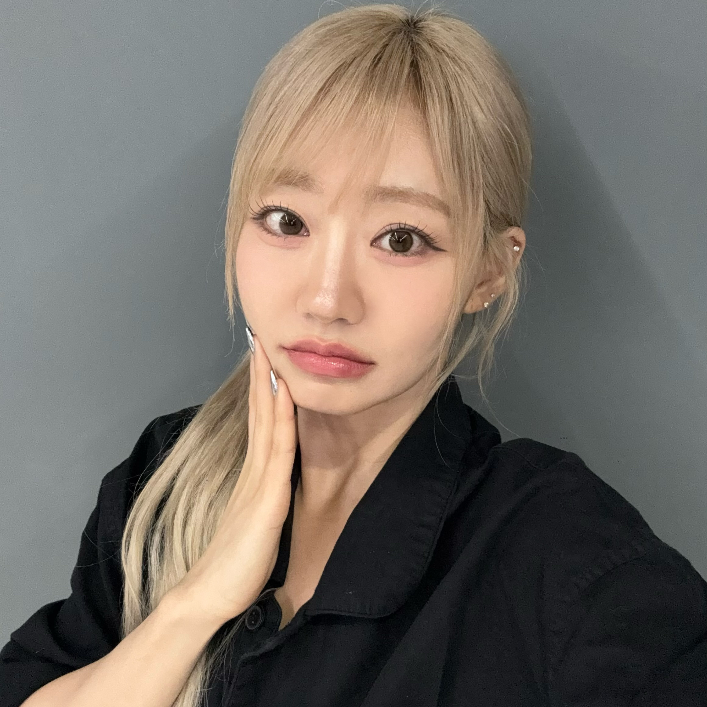 Recent activity shot of Julie (KISS OF LIFE)