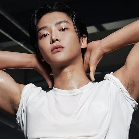 로운의 최신 사진