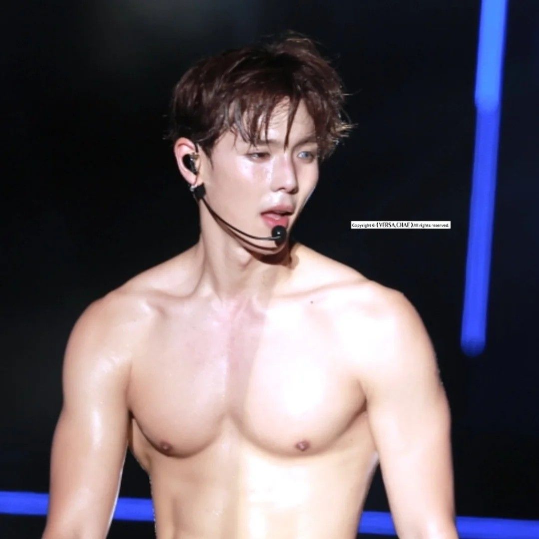 Behind-the-scenes cut of Shownu (MONSTA X)