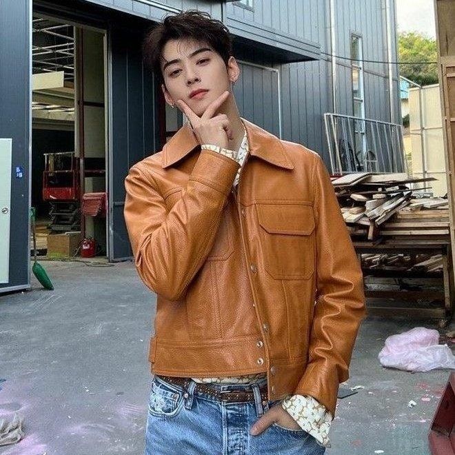 A moment captured by Eunwoo (ASTRO)'s fan